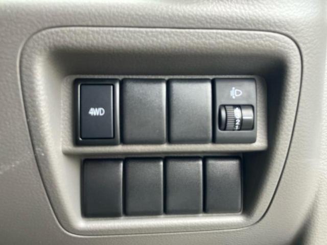 ＮＶ１００クリッパーバン ４ＷＤ　ＤＸ　新品タイヤ／ヘッドランプ　ＬＥＤ／禁煙車／エアバッグ　運転席／エアバッグ　助手席／ＭＴモード付き／アルミホイール　社外　１２インチ／パワーステアリング／マニュアルエアコン／取扱説明書　４ＷＤ（15枚目）