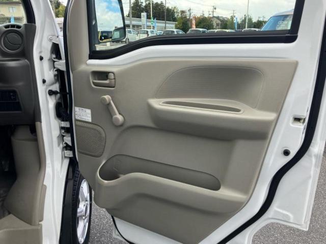 ＮＶ１００クリッパーバン ４ＷＤ　ＤＸ　新品タイヤ／ヘッドランプ　ＬＥＤ／禁煙車／エアバッグ　運転席／エアバッグ　助手席／ＭＴモード付き／アルミホイール　社外　１２インチ／パワーステアリング／マニュアルエアコン／取扱説明書　４ＷＤ（20枚目）