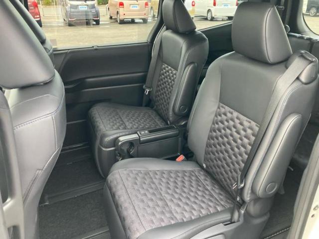 ヴォクシー ハイブリッドS-Z ディスプレイオーディオ+ナビ10.5インチ/フリップダウンモニター 純正 14インチ/トヨタセーフティセンス/両側電動スライドドア/シートヒーター 前席/車線逸脱防止支援システム 衝突被害軽減システム(8枚目)
