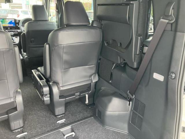 ヴォクシー ハイブリッドS-Z ディスプレイオーディオ+ナビ10.5インチ/フリップダウンモニター 純正 14インチ/トヨタセーフティセンス/両側電動スライドドア/シートヒーター 前席/車線逸脱防止支援システム 衝突被害軽減システム(28枚目)