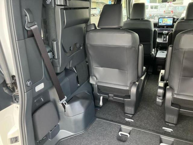 ヴォクシー ハイブリッドS-Z ディスプレイオーディオ+ナビ10.5インチ/フリップダウンモニター 純正 14インチ/トヨタセーフティセンス/両側電動スライドドア/シートヒーター 前席/車線逸脱防止支援システム 衝突被害軽減システム(29枚目)
