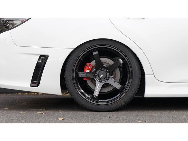 マークＸ ３５０Ｓ　Ｇ’ｓ　サンルーフ、車高調、社外１９インチ鍛造ＡＷ、大型ブレーキキャリパー、メンテナンス済み車両、９インチＡＬＰＩＮＥカーナビ、Ｂｌｕｅｔｏｏｔｈ、バックカメラ、ビルトインＥＴＣ、スマートキー（24枚目）