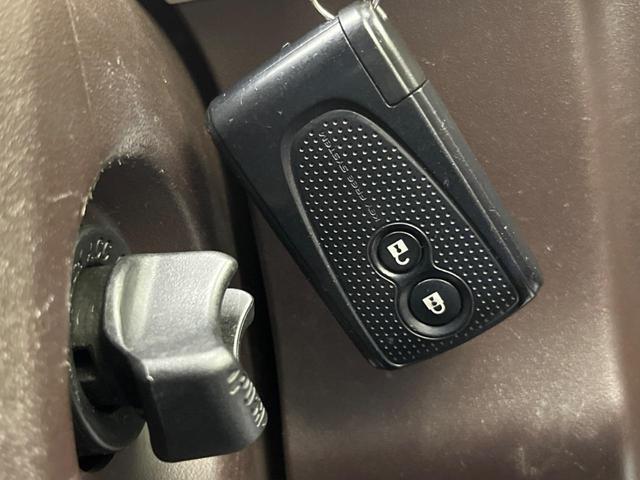 X Lパッケージ 禁煙車 純正ナビ バックカメラ ETC スマートキー オートエアコン 13インチアルミホイール CD/DVD再生 電動ミラー プライバシーガラス 盗難防止装置 AUX(7枚目)