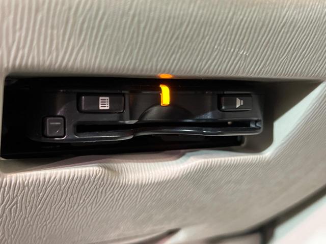 X Lパッケージ 禁煙車 純正ナビ バックカメラ ETC スマートキー オートエアコン 13インチアルミホイール CD/DVD再生 電動ミラー プライバシーガラス 盗難防止装置 AUX(8枚目)