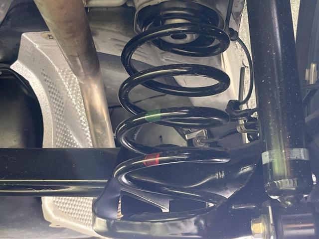 ヴィッツ Ｆ　スマイルエディション　純正ナビ　バックカメラ　禁煙車　スマートキー　Ｂｌｕｅｔｏｏｔｈ再生　ＣＤ再生　電動格納ミラー　ドアバイザー　プライバシーガラス（31枚目）