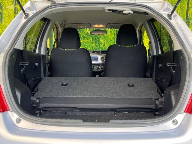 ヴィッツ Ｆ　スマイルエディション　純正ナビ　バックカメラ　禁煙車　スマートキー　Ｂｌｕｅｔｏｏｔｈ再生　ＣＤ再生　電動格納ミラー　ドアバイザー　プライバシーガラス（41枚目）