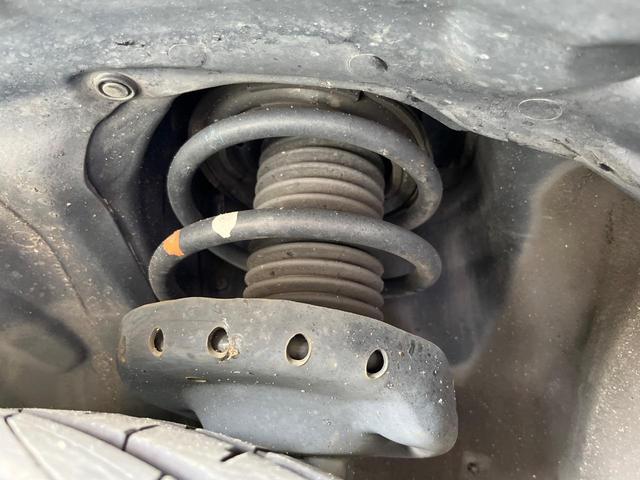 フォレスター Ｓ－リミテッド　４ＷＤ　純正ナビ　バックカメラ　ルーフレール　アイサイトＶｅｒ３　レーダークルーズ　禁煙車　シートヒーター　パワーシート　ハーフレザーシート　ＥＴＣ　ＬＥＤヘッド　スマートキー　車線逸脱警報（21枚目）