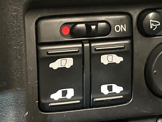 フリードハイブリッド ジャストセレクション　両側電動ドア　純正ＳＤナビ　バックカメラ　禁煙車　スマートキー　ＨＩＤヘッド　ビルトインＥＴＣ　クルコン　オートライト　オートエアコン　Ｂｌｕｅｔｏｏｔｈ　ＣＤ　ＤＶＤ再生　地デジ（3枚目）