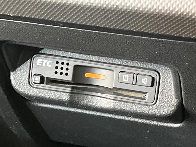 フリードハイブリッド ジャストセレクション　両側電動ドア　純正ＳＤナビ　バックカメラ　禁煙車　スマートキー　ＨＩＤヘッド　ビルトインＥＴＣ　クルコン　オートライト　オートエアコン　Ｂｌｕｅｔｏｏｔｈ　ＣＤ　ＤＶＤ再生　地デジ（6枚目）