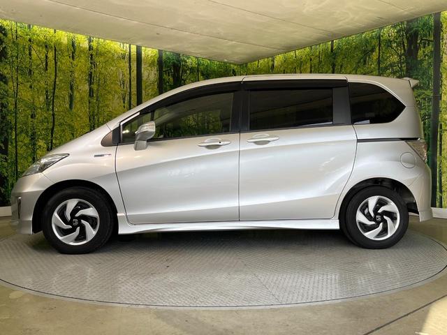 フリードハイブリッド ジャストセレクション　両側電動ドア　純正ＳＤナビ　バックカメラ　禁煙車　スマートキー　ＨＩＤヘッド　ビルトインＥＴＣ　クルコン　オートライト　オートエアコン　Ｂｌｕｅｔｏｏｔｈ　ＣＤ　ＤＶＤ再生　地デジ（26枚目）