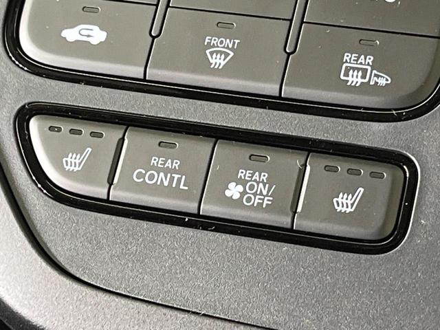 ステップワゴン ｅ：ＨＥＶスパーダ　登録済未使用車　両側電動ドア　純正１１型ナビ　バックカメラ　ホンダセンシング　アダプティブクルーズ　電動リアゲート　ハーフレザーシート　シートヒーター　コーナーセンサー　スマートキー　ＬＥＤヘッド（7枚目）
