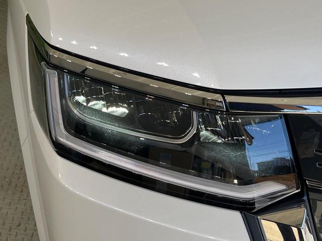 ステップワゴン ｅ：ＨＥＶスパーダ　登録済未使用車　両側電動ドア　純正１１型ナビ　バックカメラ　ホンダセンシング　アダプティブクルーズ　電動リアゲート　ハーフレザーシート　シートヒーター　コーナーセンサー　スマートキー　ＬＥＤヘッド（13枚目）