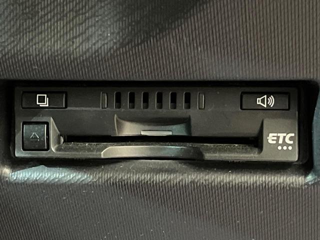 アクア Ｇ　ＧＲスポーツ・１７インチパッケージ　純正ＳＤナビ　バックカメラ　トヨタセーフティーセンス　禁煙車　ハーフレザーシート　ドラレコ　コーナーセンサー　スマートキー　ＬＥＤヘッド　ＥＴＣ　クルコン　オートマチックハイビーム　車線逸脱警報（7枚目）