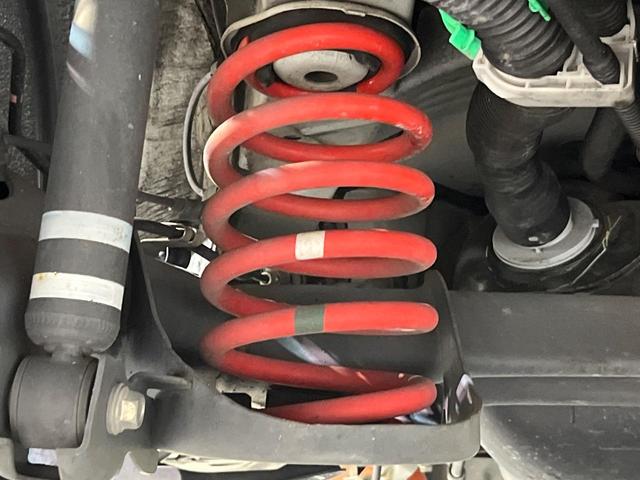 アクア Ｇ　ＧＲスポーツ・１７インチパッケージ　純正ＳＤナビ　バックカメラ　トヨタセーフティーセンス　禁煙車　ハーフレザーシート　ドラレコ　コーナーセンサー　スマートキー　ＬＥＤヘッド　ＥＴＣ　クルコン　オートマチックハイビーム　車線逸脱警報（21枚目）