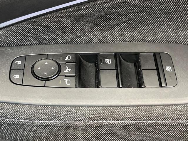 オーラ Ｇ　純正９インチナビ　全周囲カメラ　ＢＯＳＥサウンド　プロパイロット　２トーンカラー　インテリジェントエマージェンシーブレーキ　禁煙車　ハーフレザーシート　コーナーセンサー　スマートキー　ＬＥＤヘッド（50枚目）