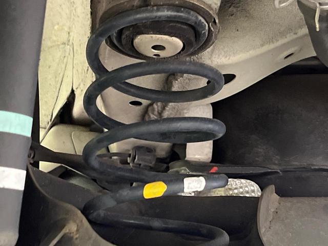 アルトラパン X SDナビ レーダーブレーキサポート 禁煙車 シートヒーター スマートキー HIDヘッド オートライト オートエアコン 純正14インチアルミ 革巻きステアリング アイドリングストップ 電動格納ミラー(21枚目)