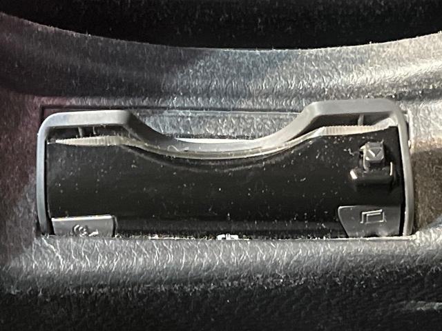 【ＥＴＣ】高速道路の料金所をストレスなく通過！話題のスポットやサービスエリアに多い「スマートＩＣ」利用時は必須のアイテムです。当店でセットアップを実施、ご納車当日からすぐにご利用いただけます！