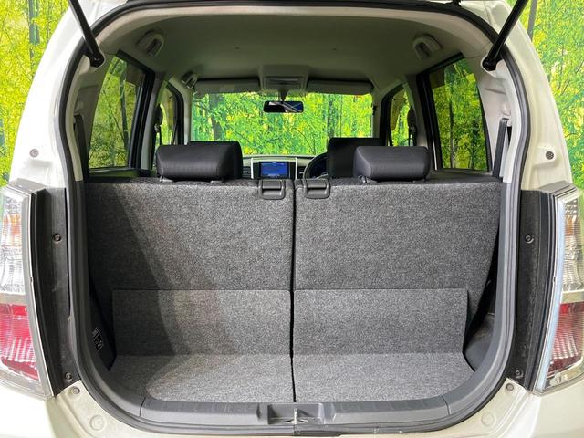 普段のお買い物や通勤、送迎等に十分な荷室スペースを確保しております。セカンドシートを倒すと、大きな荷物の積載も可能です♪