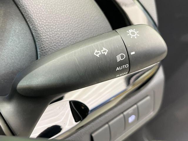 アクア X 純正ナビ バックカメラ セーフティセンス レーダークルーズ 禁煙車 スマートキー LEDヘッド ETC オートハイビーム 車線逸脱警報 オートライト オートエアコン Bluetooth再生(44枚目)