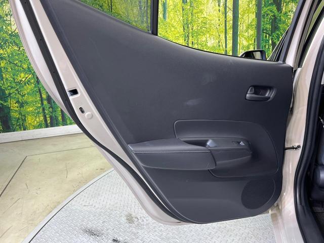 アクア X 純正ナビ バックカメラ セーフティセンス レーダークルーズ 禁煙車 スマートキー LEDヘッド ETC オートハイビーム 車線逸脱警報 オートライト オートエアコン Bluetooth再生(52枚目)