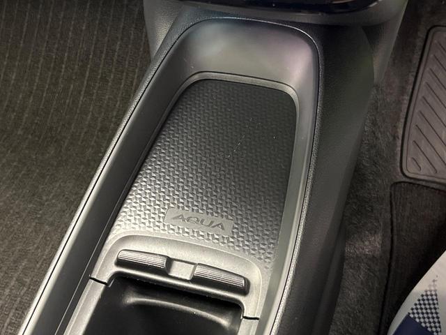 アクア X 純正ナビ バックカメラ セーフティセンス レーダークルーズ 禁煙車 スマートキー LEDヘッド ETC オートハイビーム 車線逸脱警報 オートライト オートエアコン Bluetooth再生(57枚目)