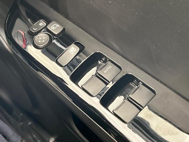 アルトターボRS ベースグレード 純正ナビ レーダーブレーキサポート 禁煙車 シートヒーター スマートキー HIDヘッド ETC 誤発進抑制機能 オートライト オートエアコン 純正15インチアルミ Bluetooth再生(40枚目)