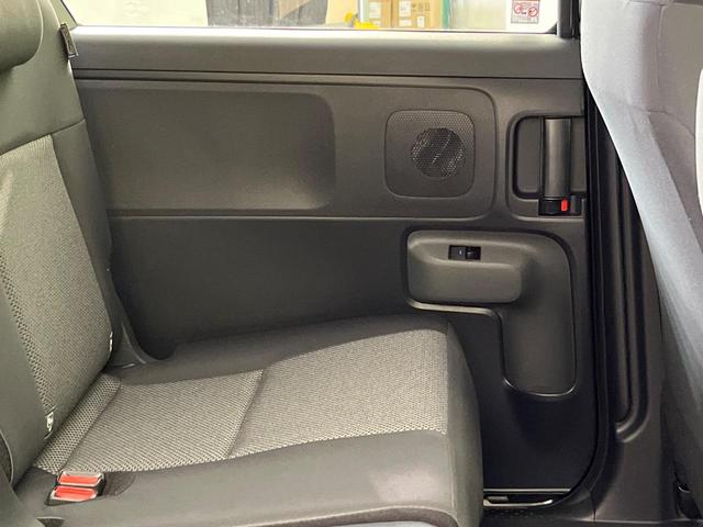 シエンタ ハイブリッドX 登録済未使用車 電動スライドドア セーフティセンス レーダークルーズ コーナーセンサー スマートキー LEDヘッド オートハイビーム 車線逸脱警報 オートライト オートエアコン ステアリングスイッチ(39枚目)