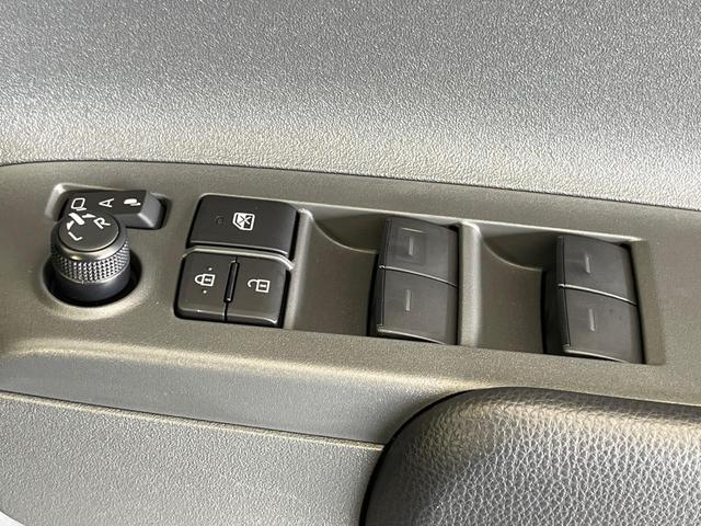 シエンタ ハイブリッドX 登録済未使用車 電動スライドドア セーフティセンス レーダークルーズ コーナーセンサー スマートキー LEDヘッド オートハイビーム 車線逸脱警報 オートライト オートエアコン ステアリングスイッチ(40枚目)