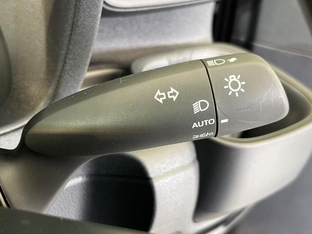 シエンタ ハイブリッドX 登録済未使用車 電動スライドドア セーフティセンス レーダークルーズ コーナーセンサー スマートキー LEDヘッド オートハイビーム 車線逸脱警報 オートライト オートエアコン ステアリングスイッチ(53枚目)