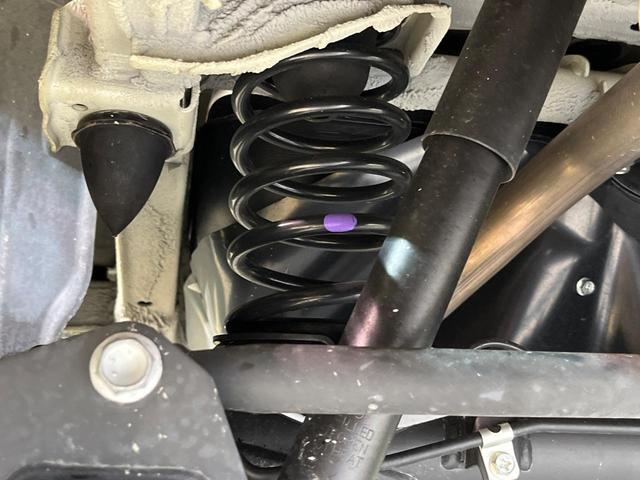 ジムニーシエラ ＪＣ　４ＷＤ　５ＭＴ　セーフティサポート　禁煙車　２トーンカラー　シートヒーター　コーナーセンサー　スマートキー　ＬＥＤヘッド　クルコン　オートマチックハイビーム　オートライト　オートエアコン（21枚目）