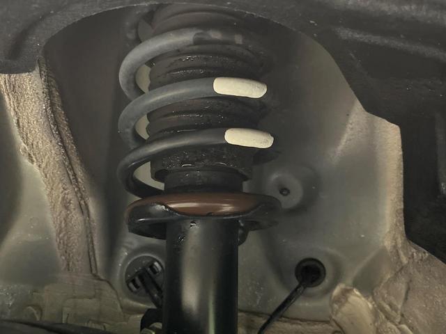 ルーミー カスタムＧ　両側電動ドア　純正９インチディスプレイオーディオ　バックカメラ　スマートアシスト　アダプティブクルーズ　禁煙車　コーナーセンサー　スマートキー　ＬＥＤヘッド　オートハイビーム　車線逸脱警報（21枚目）