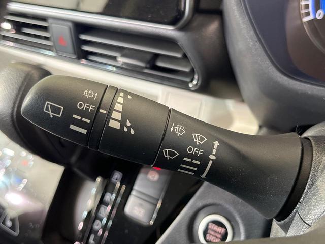 デリカミニ G プレミアム 両側電動ドア 全周囲カメラ e-アシスト マイパイロット 禁煙車 シートヒーター ハーフレザーシート ドラレコ スマートキー LEDヘッド 純正9インチディスプレイオーディオ デジタルルームミラー(50枚目)