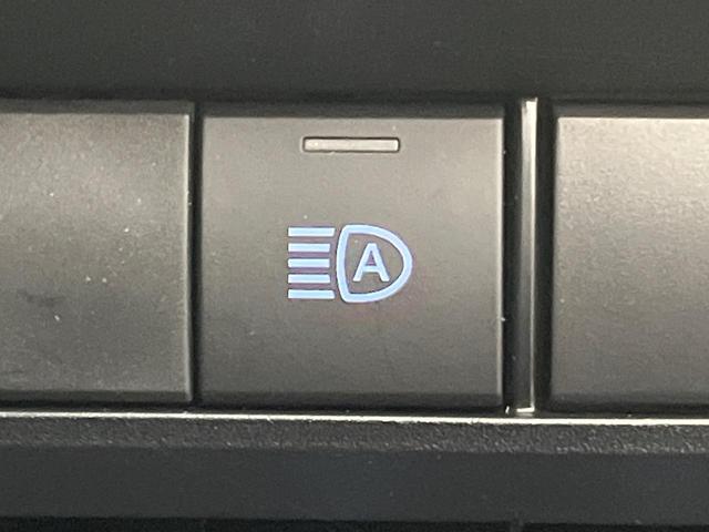 ヴォクシー ハイブリッドＳ－Ｚ　純正１０．５インチナビ　両側電動スライド　全周囲カメラ　セーフティセンス　禁煙車　ハーフレザーシート　ドラレコ　コーナーセンサー　スマートキー　ＬＥＤヘッド　ＥＴＣ２．０　純正１７インチアルミ（47枚目）