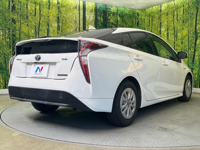 プリウス Ｓ　純正９インチＳＤナビ　バックカメラ　禁煙車　スマートキー　ＬＥＤヘッド　ＥＴＣ　純正１５インチアルミ　オートライト　オートエアコン　Ｂｌｕｅｔｏｏｔｈ再生　ＣＤ再生　ＤＶＤ再生　　フルセグ（17枚目）