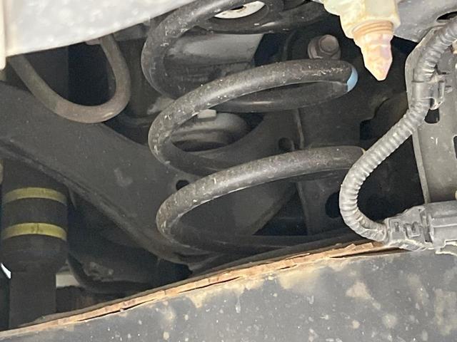 プリウス Ｓ　純正９インチＳＤナビ　バックカメラ　禁煙車　スマートキー　ＬＥＤヘッド　ＥＴＣ　純正１５インチアルミ　オートライト　オートエアコン　Ｂｌｕｅｔｏｏｔｈ再生　ＣＤ再生　ＤＶＤ再生　　フルセグ（21枚目）