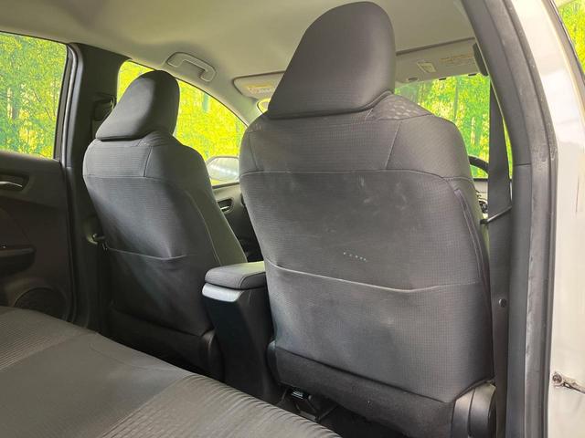 プリウス Ｓ　純正９インチＳＤナビ　バックカメラ　禁煙車　スマートキー　ＬＥＤヘッド　ＥＴＣ　純正１５インチアルミ　オートライト　オートエアコン　Ｂｌｕｅｔｏｏｔｈ再生　ＣＤ再生　ＤＶＤ再生　　フルセグ（38枚目）