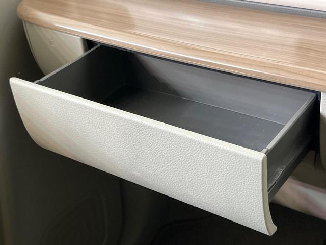 アルトラパン Ｘ　純正ＳＤナビ　レーダーブレーキサポート　禁煙車　２トーンカラー　シートヒーター　スマートキー　ＨＩＤヘッド　ＥＴＣ　純正１４インチアルミ　オートライト　オートエアコン　Ｂｌｕｅｔｏｏｔｈ（53枚目）