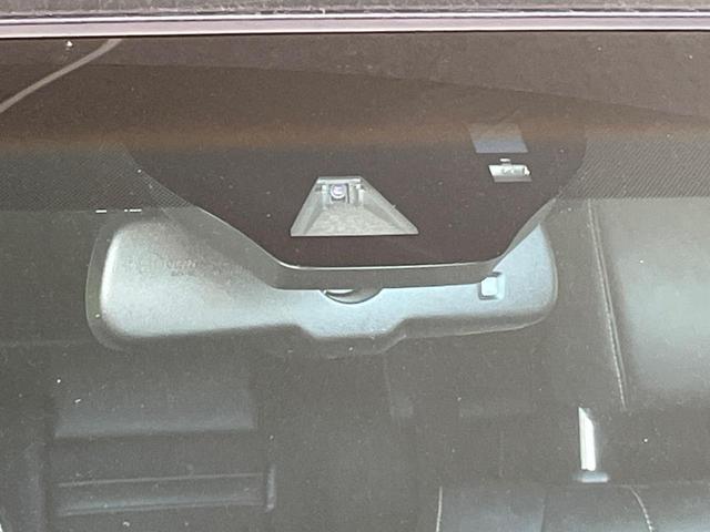 ハリアー プレミアム　バックカメラ　トヨタセーフティセンス　禁煙車　電動リアゲート　ハーフレザーシート　パワーシート　スマートキー　ＬＥＤヘッド　ビルトインＥＴＣ　クルコン　純正１８インチアルミ　オートハイビーム（5枚目）
