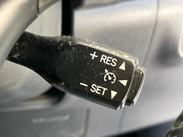 ハリアー プレミアム　バックカメラ　トヨタセーフティセンス　禁煙車　電動リアゲート　ハーフレザーシート　パワーシート　スマートキー　ＬＥＤヘッド　ビルトインＥＴＣ　クルコン　純正１８インチアルミ　オートハイビーム（7枚目）