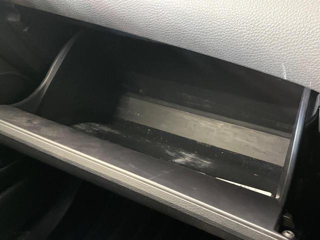 ハリアー プレミアム　バックカメラ　トヨタセーフティセンス　禁煙車　電動リアゲート　ハーフレザーシート　パワーシート　スマートキー　ＬＥＤヘッド　ビルトインＥＴＣ　クルコン　純正１８インチアルミ　オートハイビーム（60枚目）