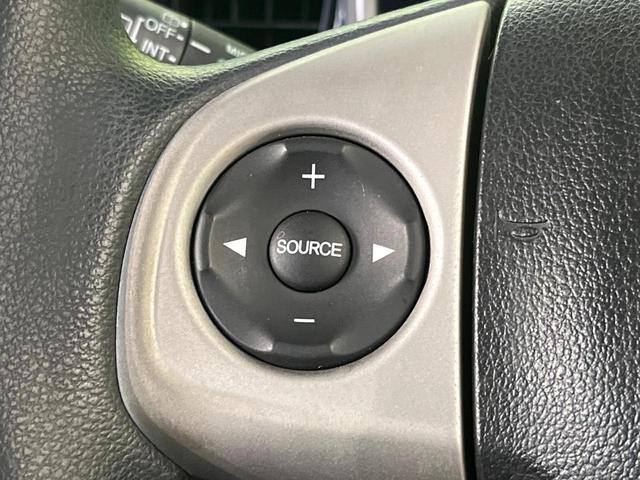 Ｎ－ＢＯＸカスタム Ｇ・Ｌパッケージ　電動スライドドア　禁煙車　スマートキー　ＨＩＤヘッド　ディスプレイオーディオ　純正１４インチアルミ　オートライト　オートエアコン　ステアリングスイッチ　アームレスト　電動格納ミラー（7枚目）