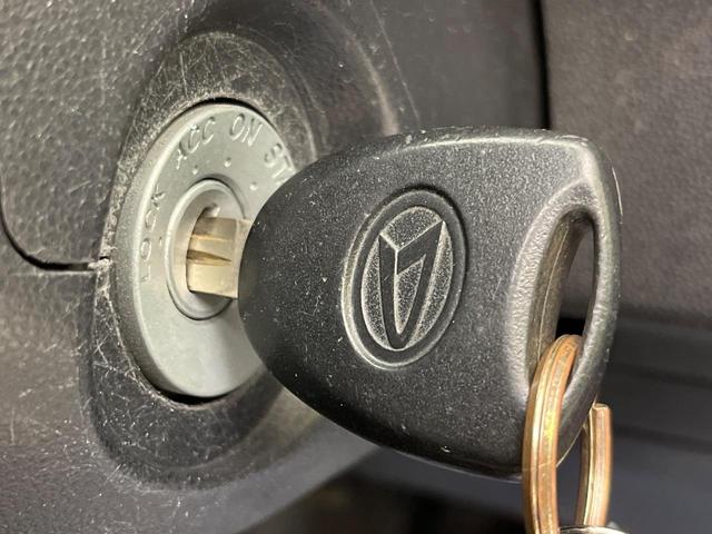 ミラココア ココアＬ　ＳＤナビ　バックカメラ　禁煙車　ＨＩＤヘッド　アイドリングストップ　アームレスト　電動格納ミラー（5枚目）