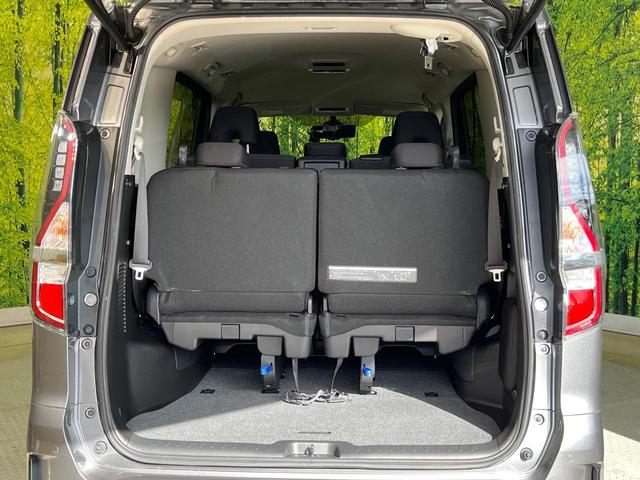 セレナ ハイウェイスターＶ　両側電動ドア　９インチナビ　全周囲カメラ　寒冷地仕様　インテリジェントエマージェンシーブレーキ　プロパイロット　禁煙車　シートヒーター　ドラレコ　コーナーセンサー　スマートキー　ＬＥＤヘッド　ＥＴＣ（11枚目）