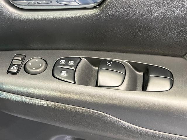 セレナ ハイウェイスターＶ　両側電動ドア　９インチナビ　全周囲カメラ　寒冷地仕様　インテリジェントエマージェンシーブレーキ　プロパイロット　禁煙車　シートヒーター　ドラレコ　コーナーセンサー　スマートキー　ＬＥＤヘッド　ＥＴＣ（51枚目）