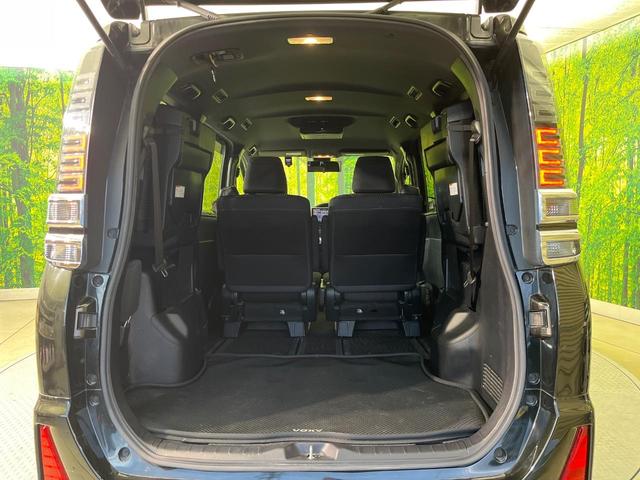 ヴォクシー ＺＳ　両側電動ドア　９型ナビ　後席モニター　バックカメラ　セーフティセンス　禁煙車　ドラレコ　スマートキー　ＬＥＤヘッド　ビルトインＥＴＣ　クルコン　純正１６インチアルミ　オートハイビーム　オートライト（11枚目）