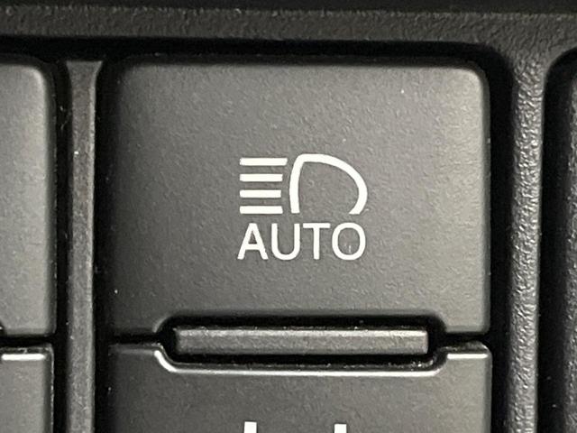 ヴォクシー ＺＳ　両側電動ドア　９型ナビ　後席モニター　バックカメラ　セーフティセンス　禁煙車　ドラレコ　スマートキー　ＬＥＤヘッド　ビルトインＥＴＣ　クルコン　純正１６インチアルミ　オートハイビーム　オートライト（53枚目）