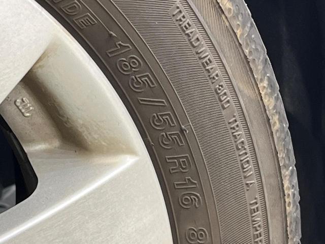 スイフト ＲＳ　ＭＴ車　禁煙車　スマートキー　ＥＴＣ　純正１６インチアルミ　オートライト　オートエアコン　ＣＤ再生　フォグライト　ドアバイザー（30枚目）