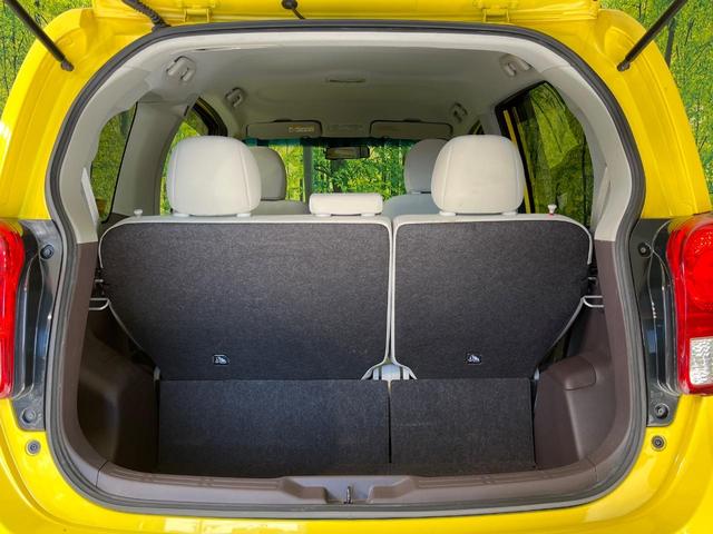 普段のお買い物や通勤、送迎等に十分な荷室スペースを確保しております。セカンドシートを倒すと、大きな荷物の積載も可能です♪