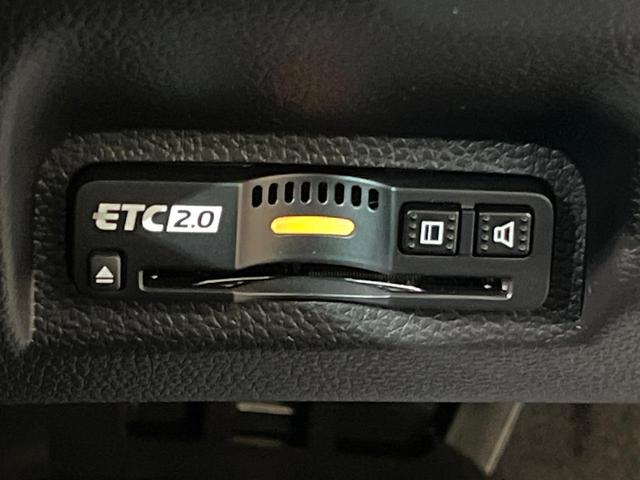 ヴェゼル ｅ：ＨＥＶ　Ｚ　登録済未使用車　純正９型ナビ　全周囲カメラ　ホンダセンシング　レーダークルーズ　電動リアゲート　ハーフレザーシート　シートヒーター　コーナーセンサー　スマートキー　ＬＥＤヘッド　ＥＴＣ２．０（7枚目）