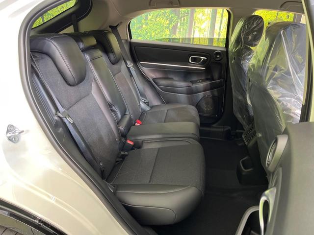 ヴェゼル ｅ：ＨＥＶ　Ｚ　登録済未使用車　純正９型ナビ　全周囲カメラ　ホンダセンシング　レーダークルーズ　電動リアゲート　ハーフレザーシート　シートヒーター　コーナーセンサー　スマートキー　ＬＥＤヘッド　ＥＴＣ２．０（9枚目）